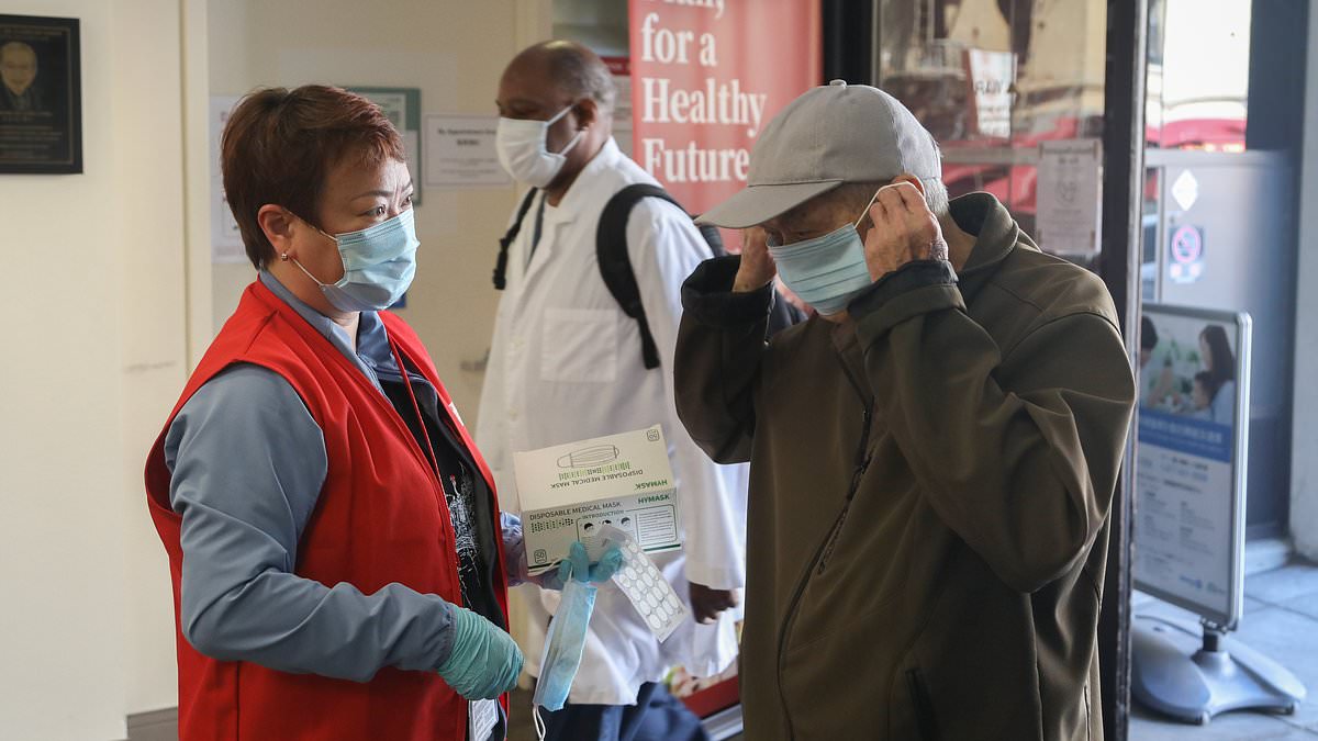 "Seattle Doctors Urge Mandatory Masks for Healthcare Workers Amidst Resurgence"