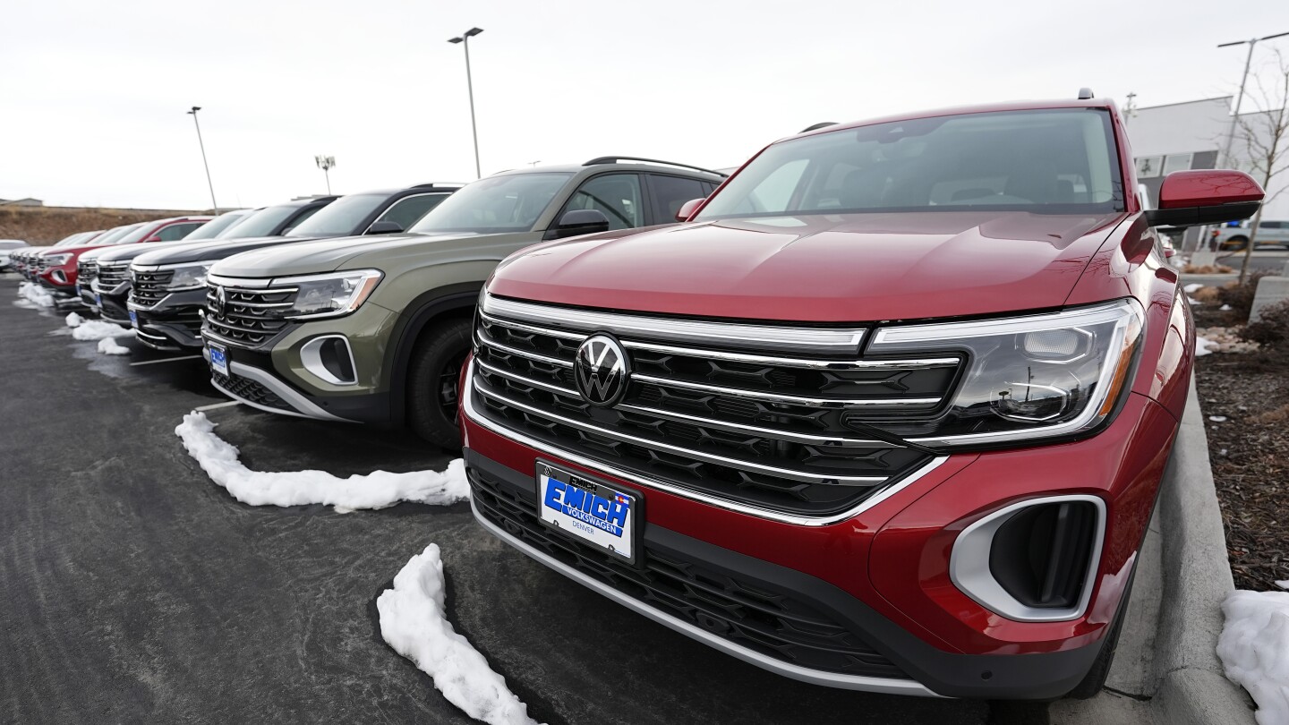 "US Auto Sales Surge in Q1 Despite High Interest Rates, EV Growth Slows"
