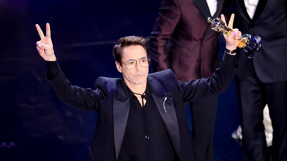 Featured image for "Robert Downey Jr.'s Oscar Win and Controversial Speech: A Marvel Dig or Gracious Acceptance?"