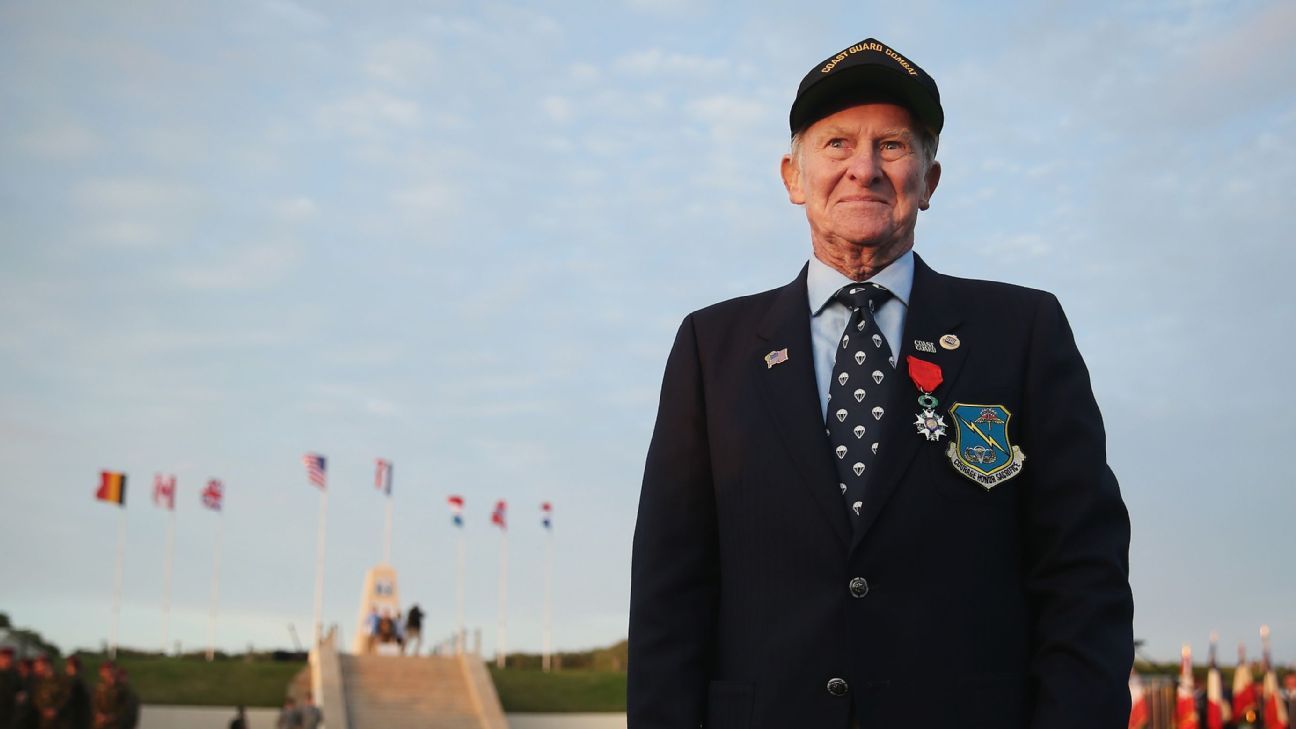 WWII Veteran Shares Harrowing D-Day Memories