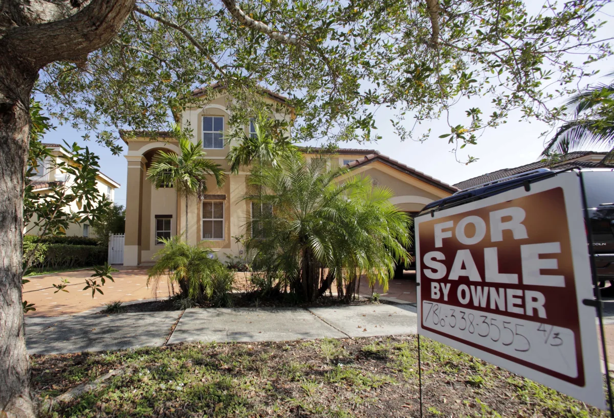 Mortgage Rates Drop Below 7%, Boosting Home Sales and Refinancing