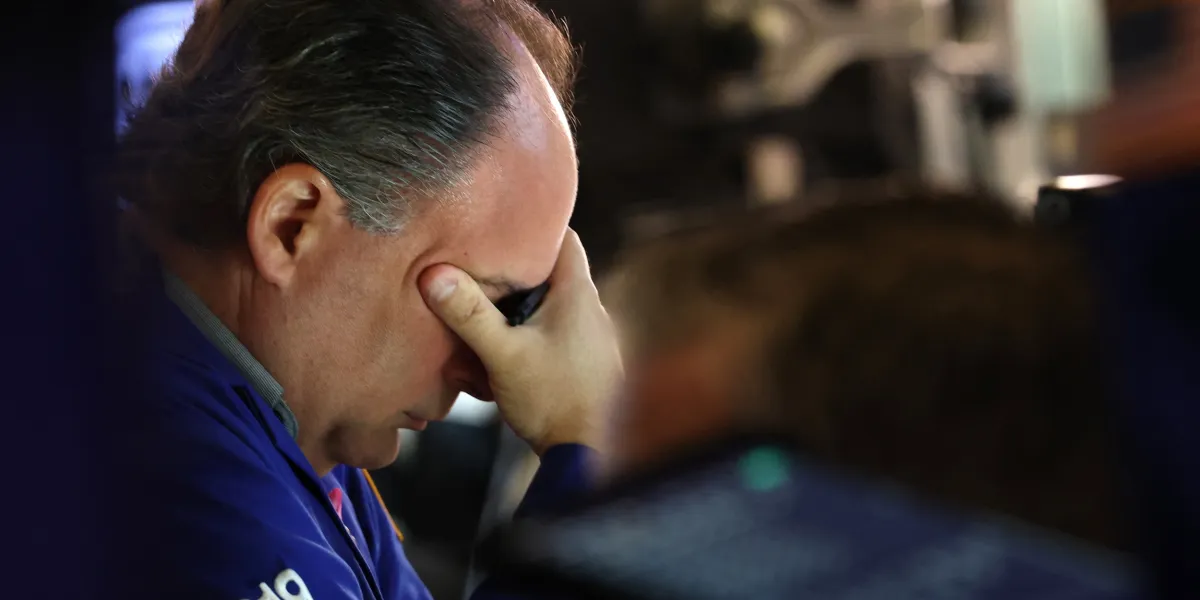 Featured image for Global Markets Drop Amid U.S. Shutdown Fears and Fed Uncertainty