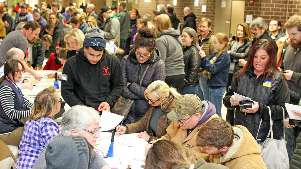 Featured image for Iowa Democrats Set In-Person Caucus Date, Mail-In Dates Still Unresolved