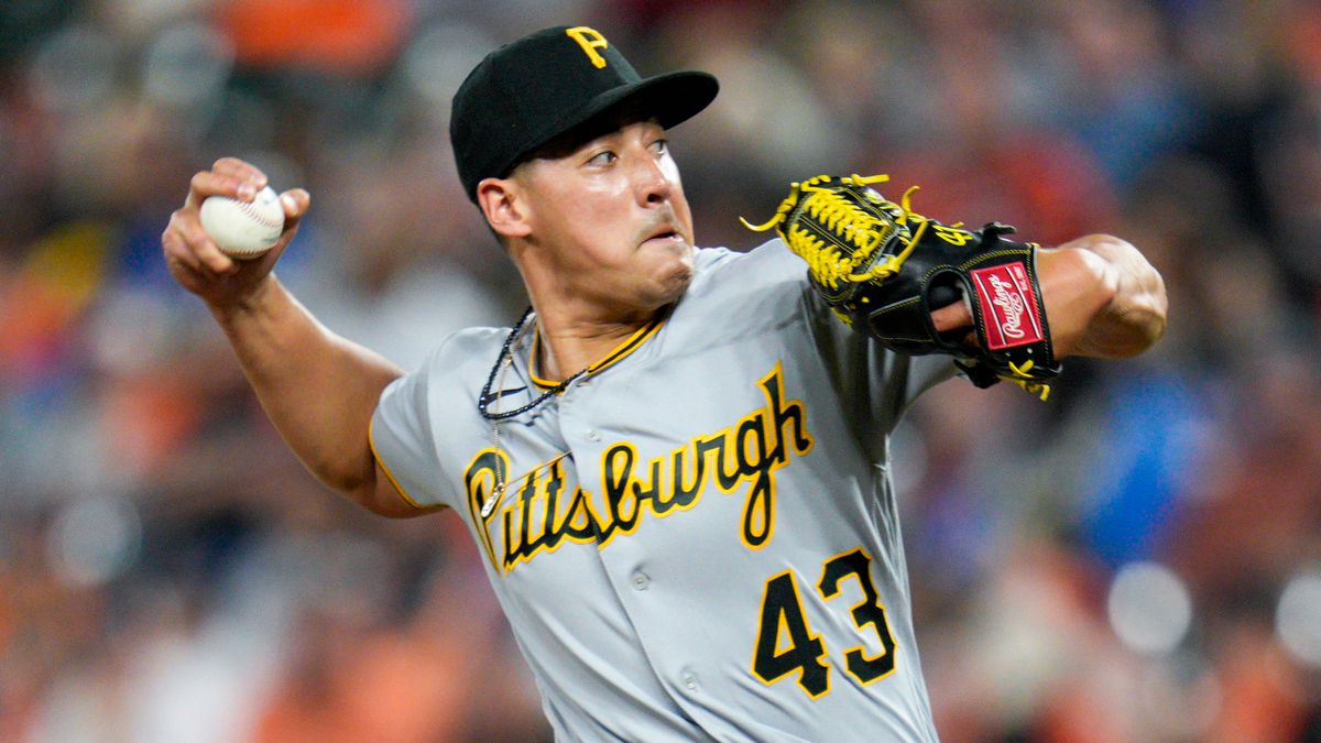 Rays acquire reliever Robert Stephenson from Pirates in trade.