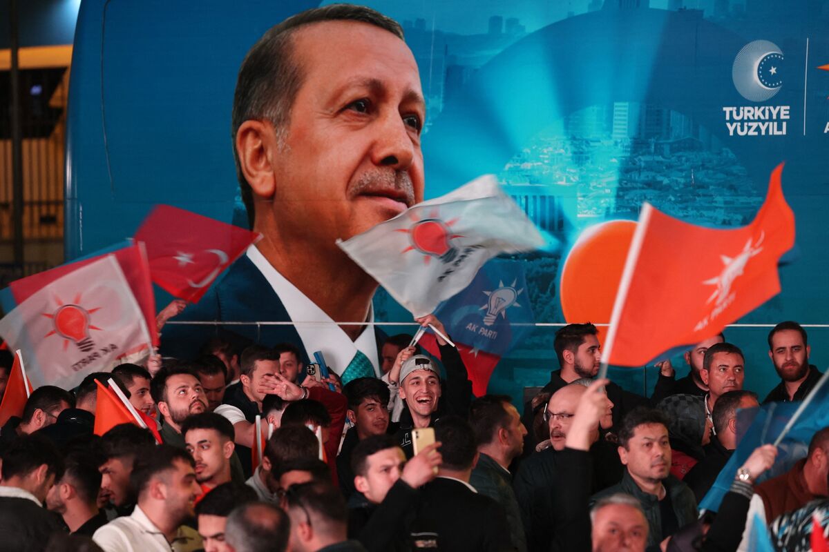 Featured image for "Imamoglu's Upset Victory and Erdogan's Election Defeat: What's Next for Turkey?"