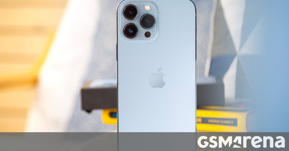 Apple's US online store now offers refurbished iPhone 13 models.