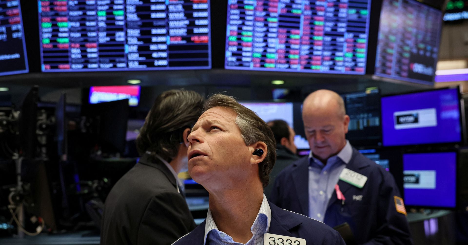 "Stocks Drop as Yields Rise: Wall Street Slides on Big Bank Declines and Tesla Threat"