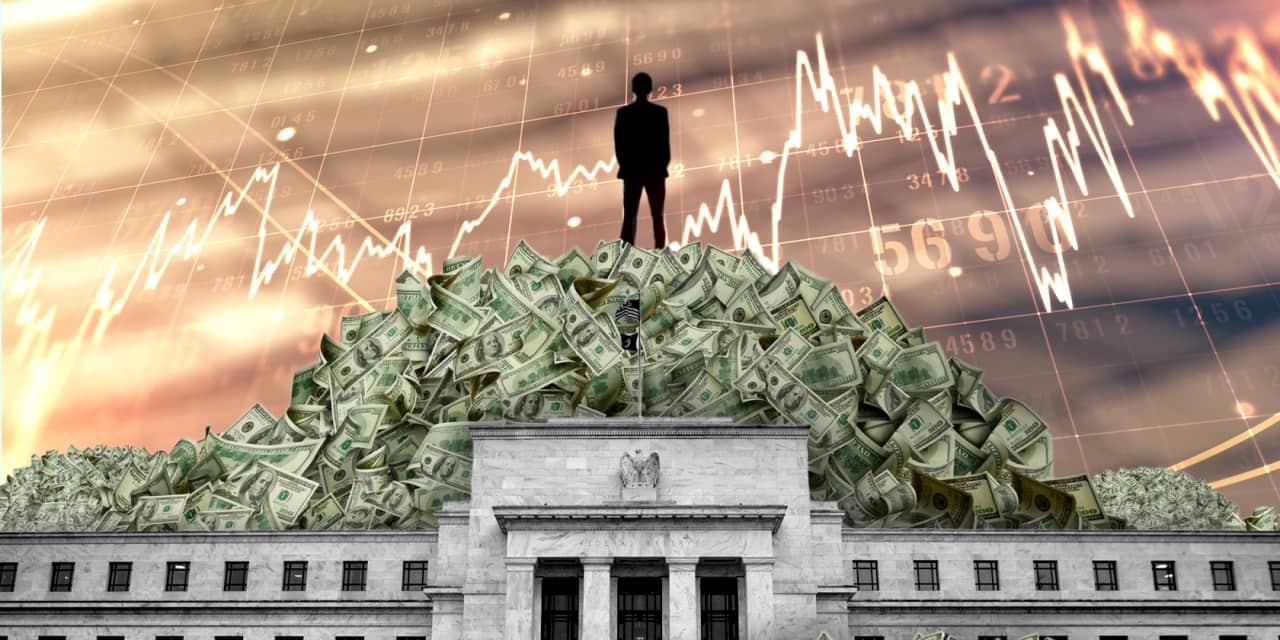 Investors Brace for the End of 5% CDs and a Potential Fed Shift
