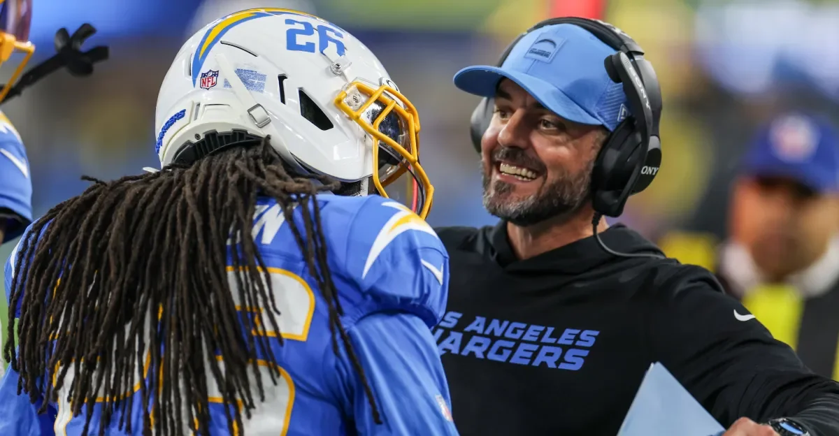 Ravens name Jesse Minter as head coach, backed by players and alumni