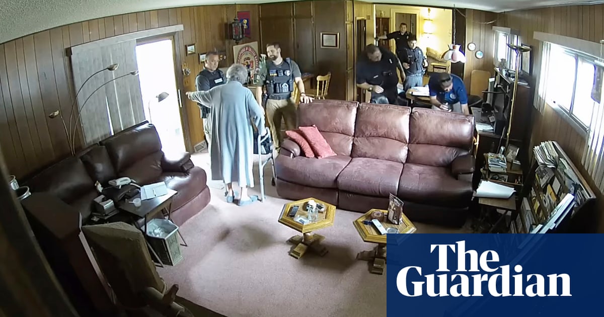 Kansas Paper Co-Owner Confronts Police During Raid in Viral Video