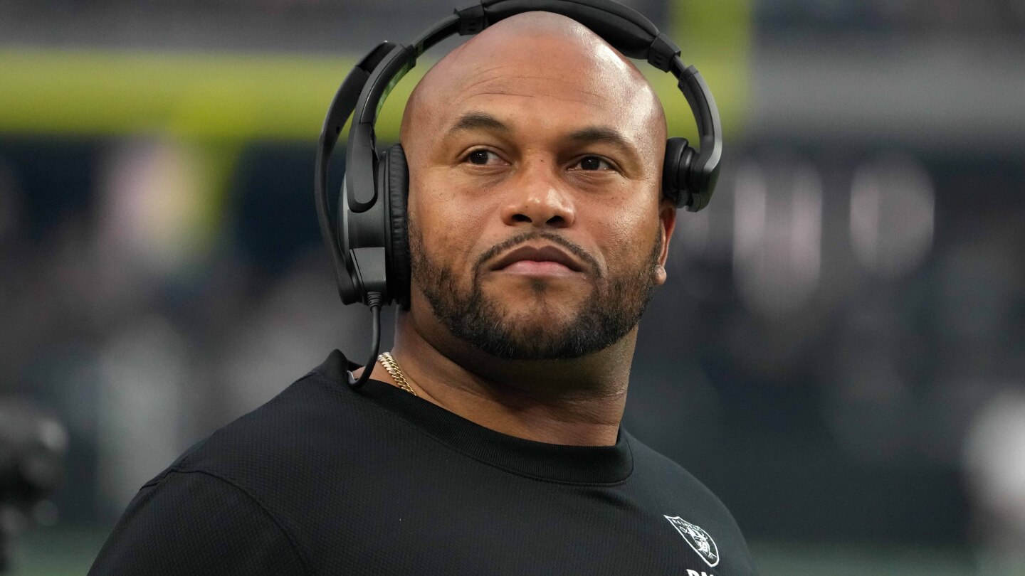 "Raiders' Coaching Shake-Up: Antonio Pierce's Limited Experience and Potential Replacements for Josh McDaniels"