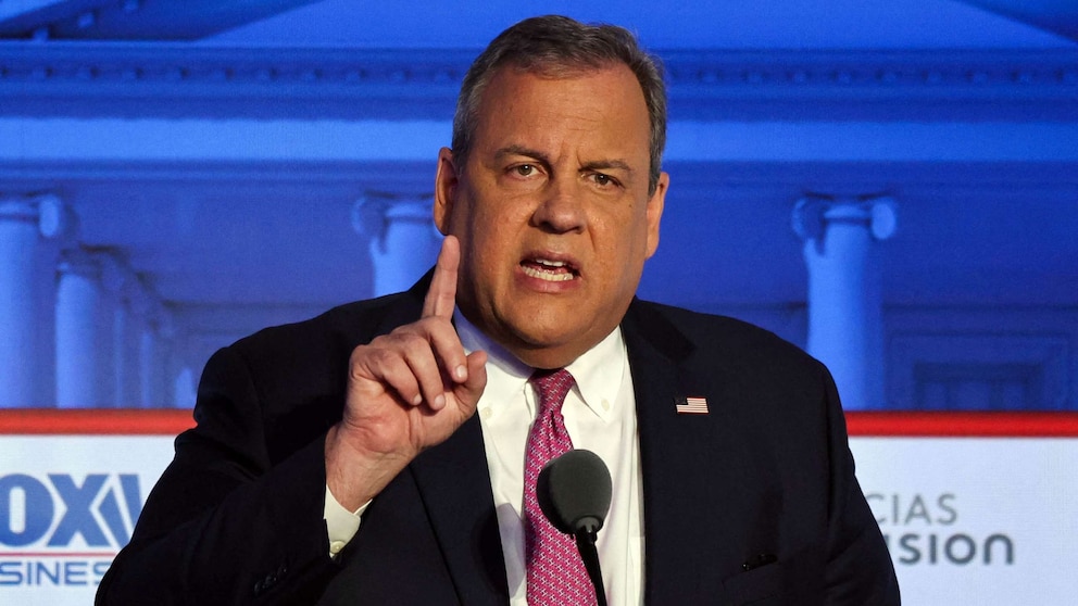 "Christie criticizes Republicans for paralyzing House with speaker fight after attack on Israel"