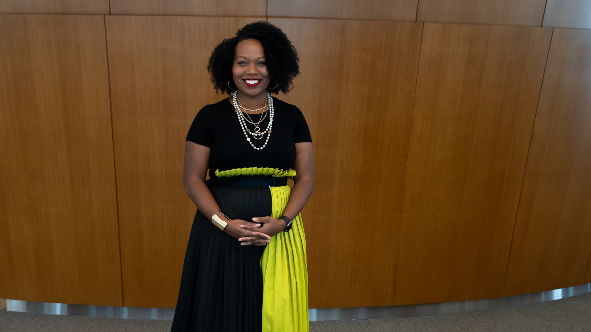 Featured image for "Goldman Sachs Executive Shares Game-Changing Productivity Hack for Time-Saving Success"