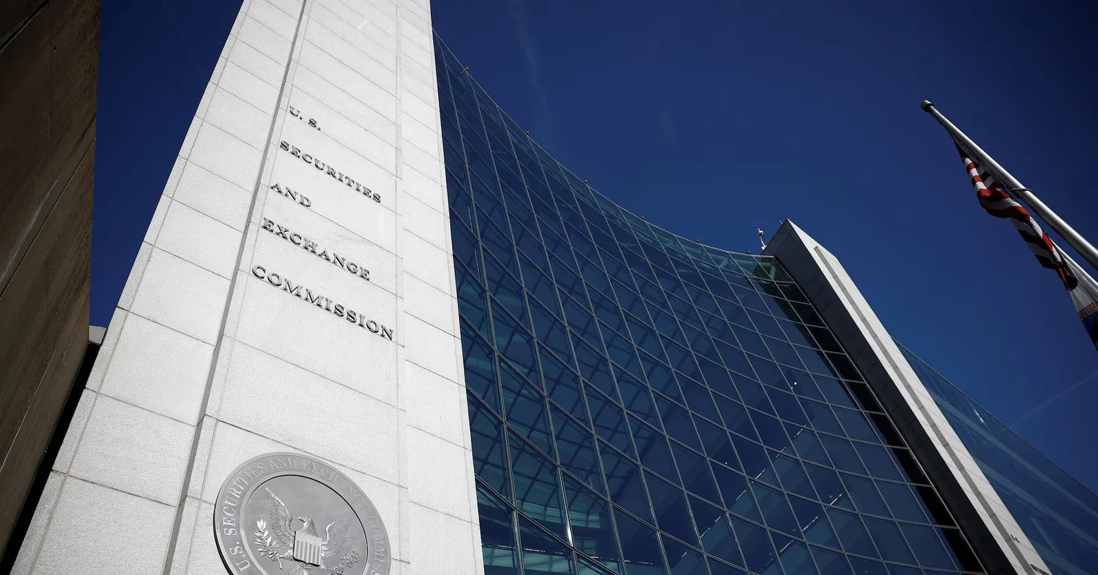 SEC weighs biannual earnings reporting option