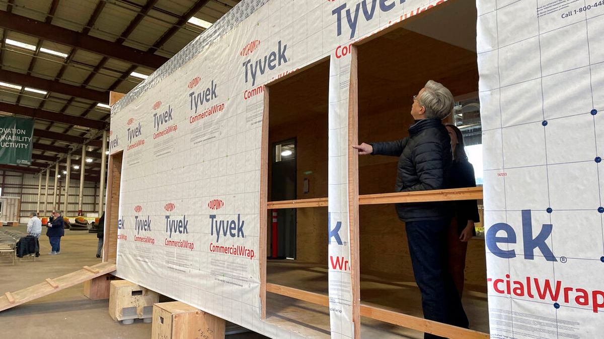 Featured image for Gov. Kotek expresses disappointment in Portland's homeless spending plan.