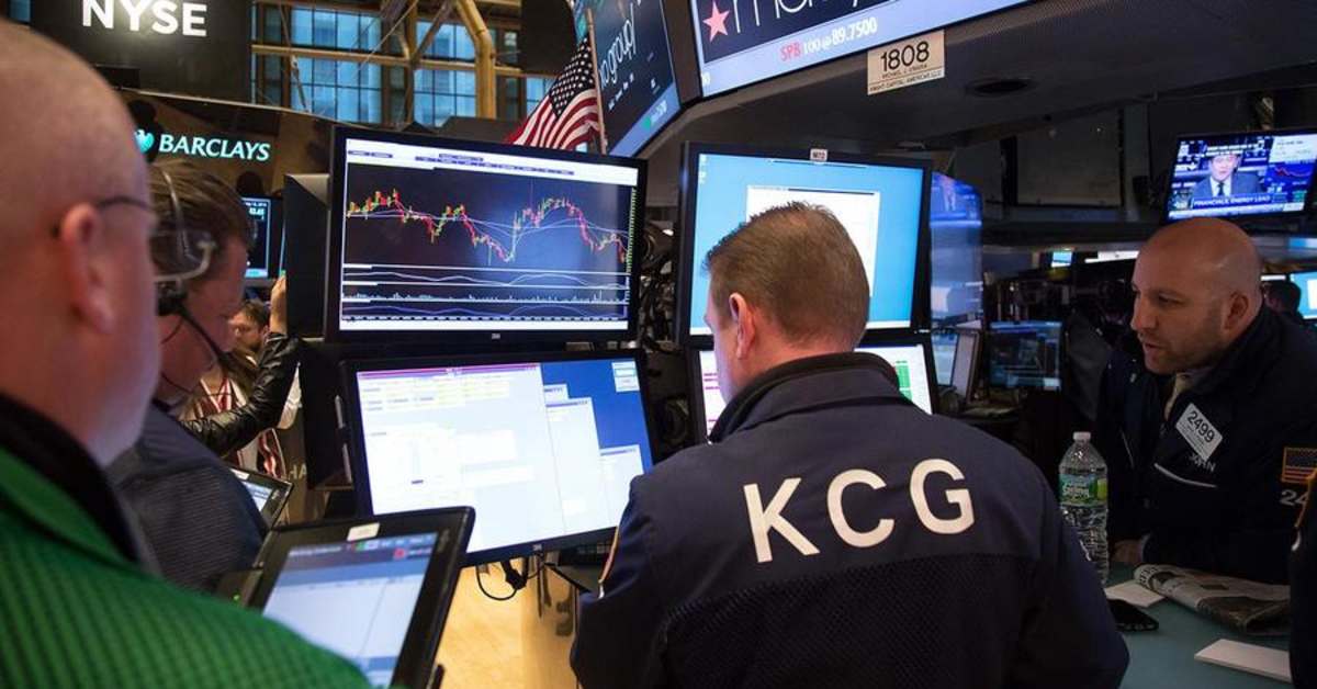 Analyst Updates 2025 S&P 500 Forecast