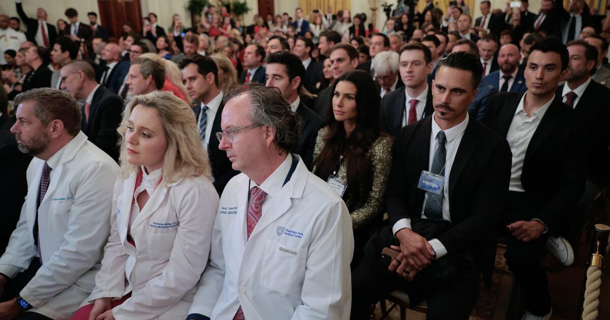 Featured image for U.S. Updates COVID Vaccine Guidelines Amidst Debate and New Science