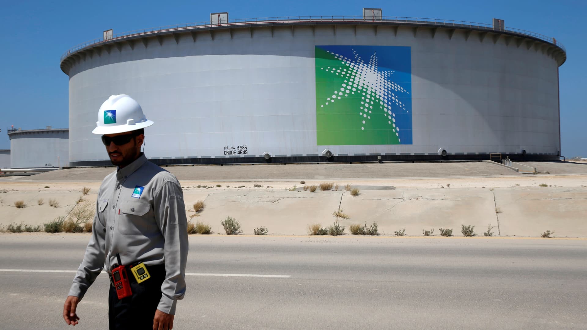 Featured image for Saudi Aramco's Q3 Profit Falls 15%, Dividend Unchanged