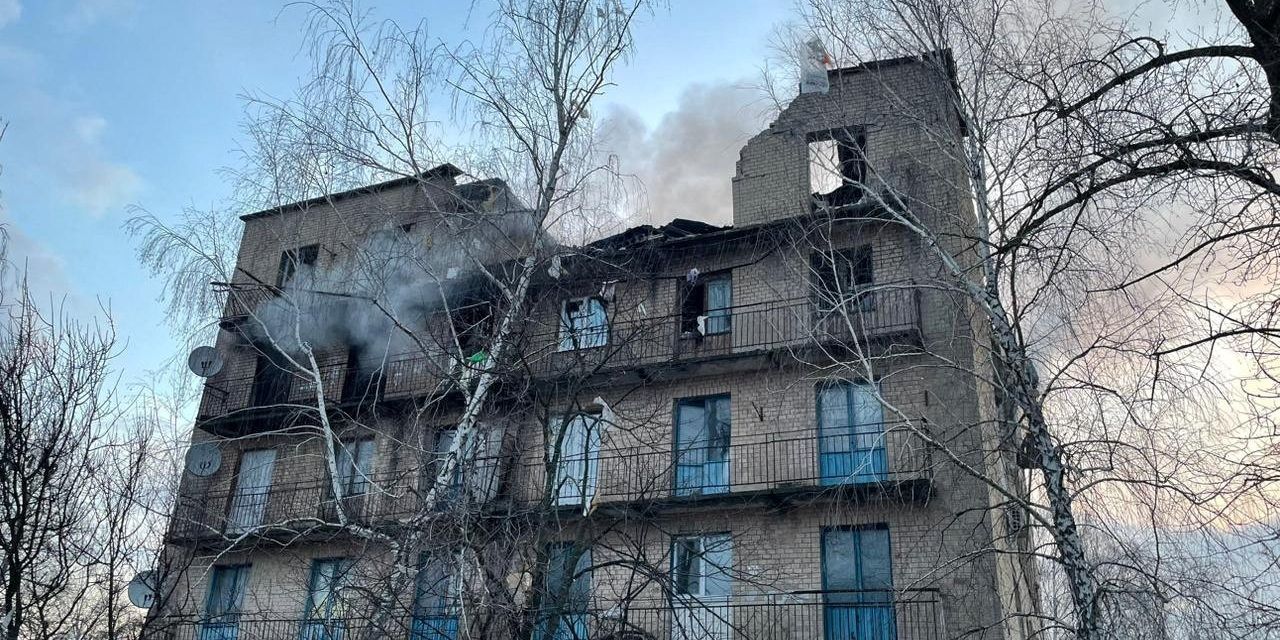 Escalating Tensions: Russia and Ukraine Exchange Deadly Attacks