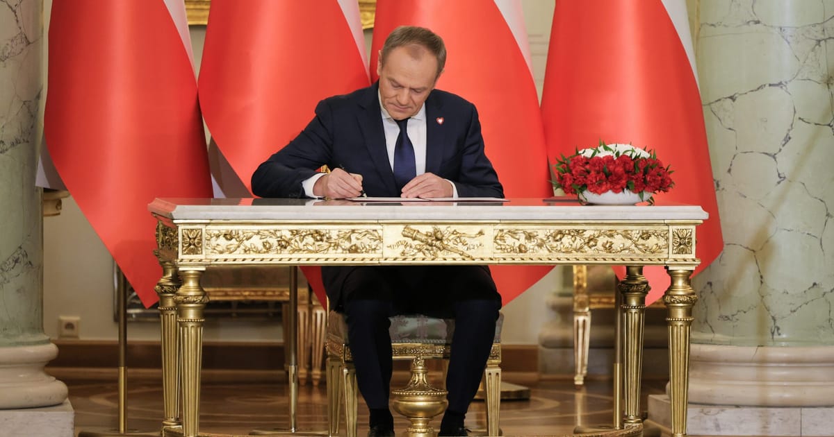 "Donald Tusk Takes Office as Poland's New PM, Facing Fiscal Challenges and Rule of Law Concerns"
