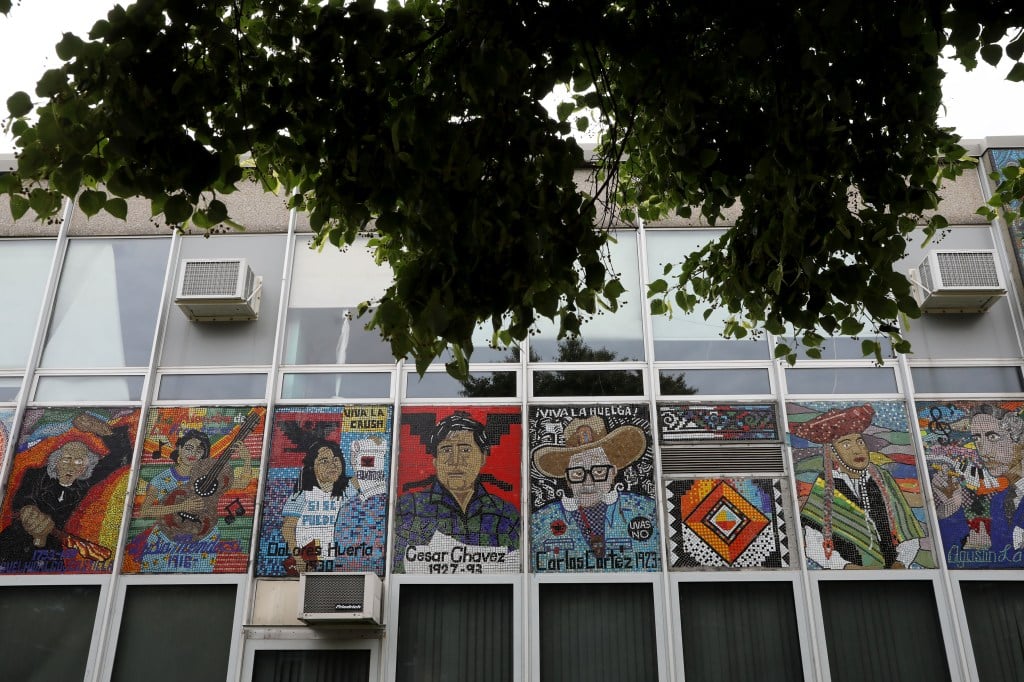 Featured image for "Chicago Grapples with Measles Outbreak: Cases Rise to 10, Including Students from Multiple Locations"