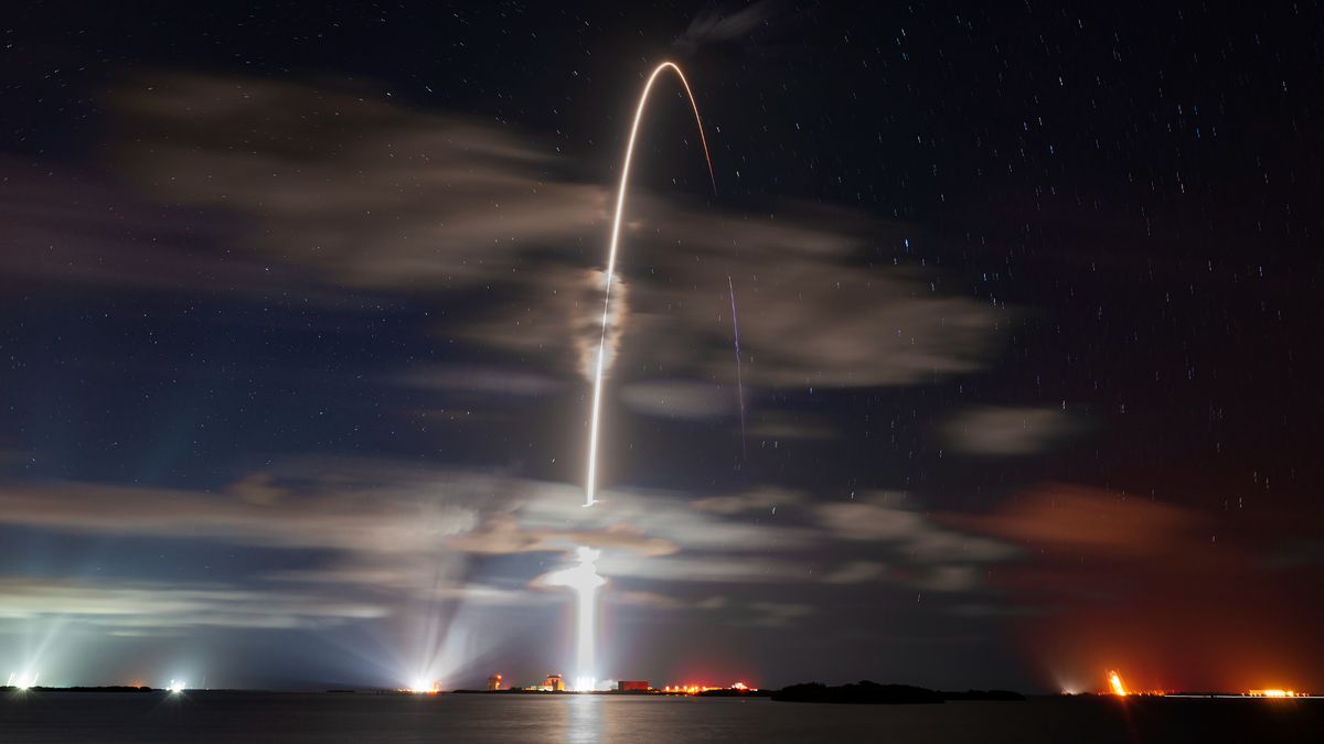 SpaceX Launches 20 Starlink Satellites on Falcon 9 Anniversary
