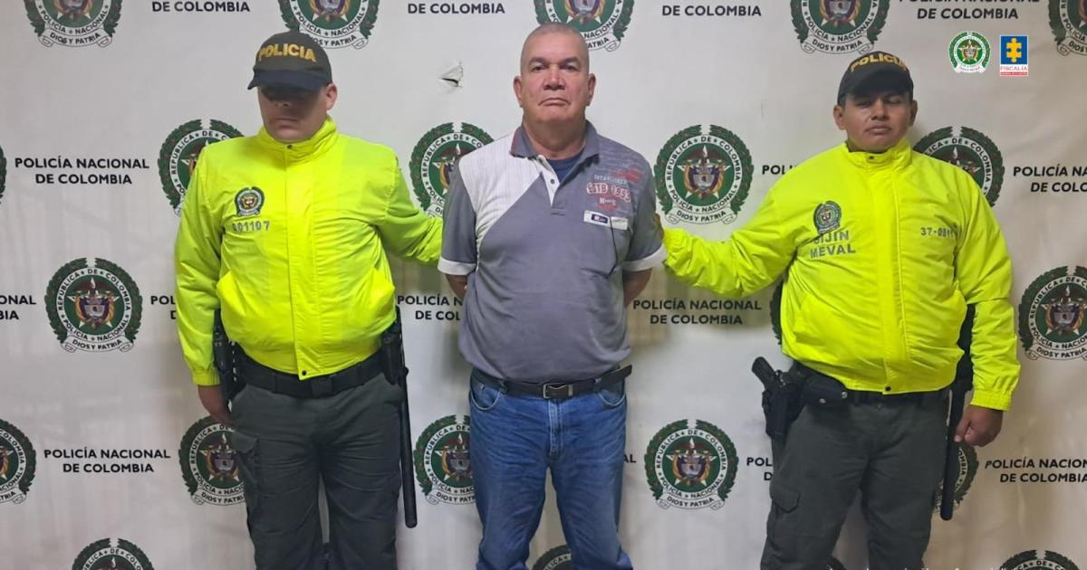 Colombian Teen Escapes 12-Year Captivity by School Bus Driver