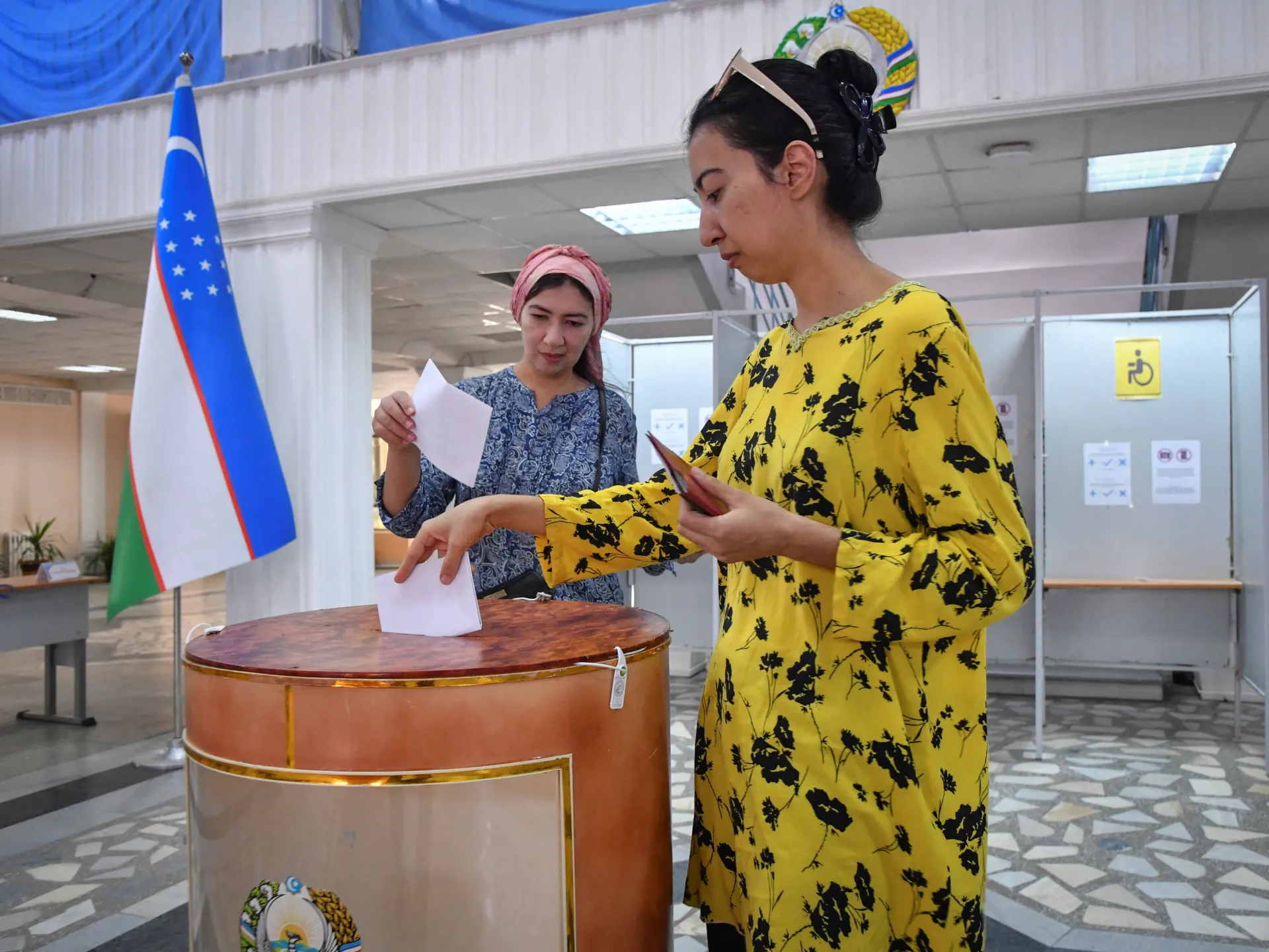 Uzbek President Secures New Term in Snap Election