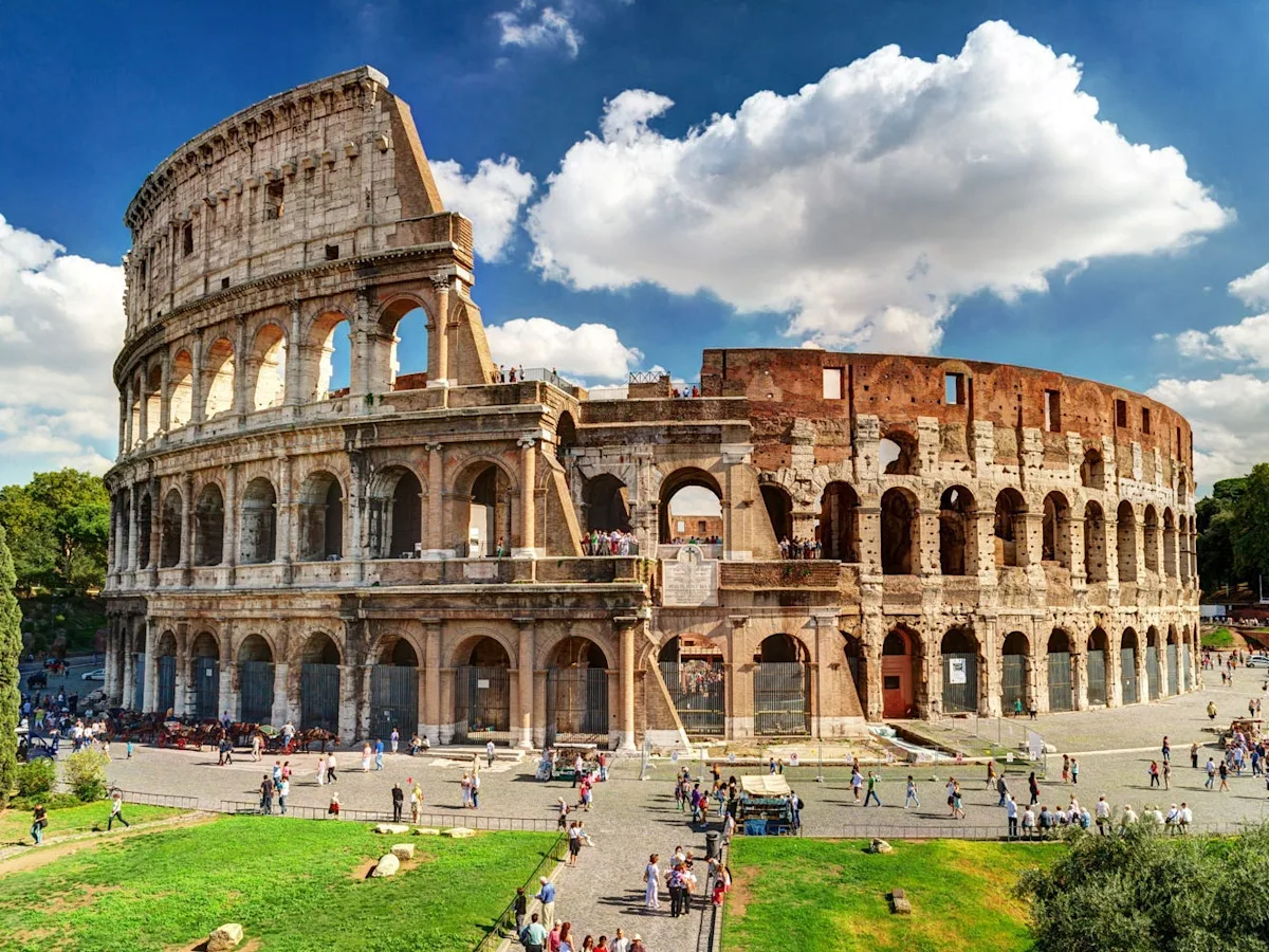 Tourist Apologizes for Defacing Ancient Colosseum