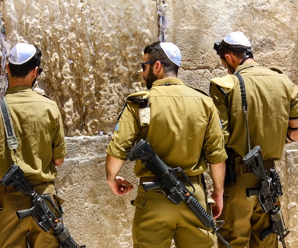 "IDF Orders 40,000 Tents for Isolated Rafah Amid US Concerns"