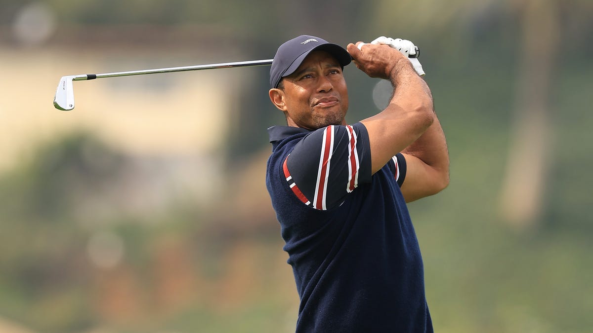 "Tiger Woods Withdraws from Genesis Invitational Due to Illness, Sparking Speculation"