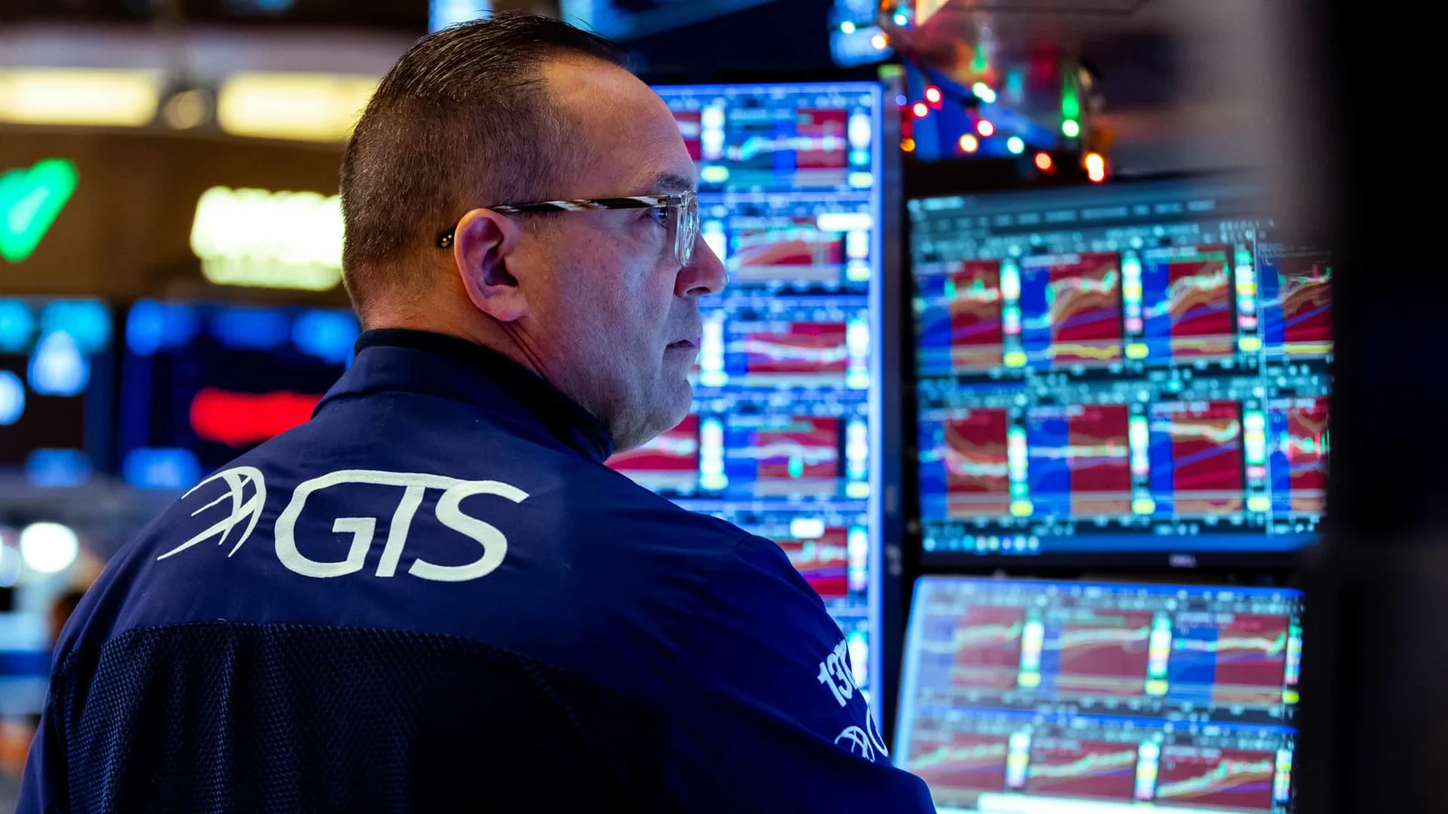 Markets drift as earnings loom and Fed politics shadow trading