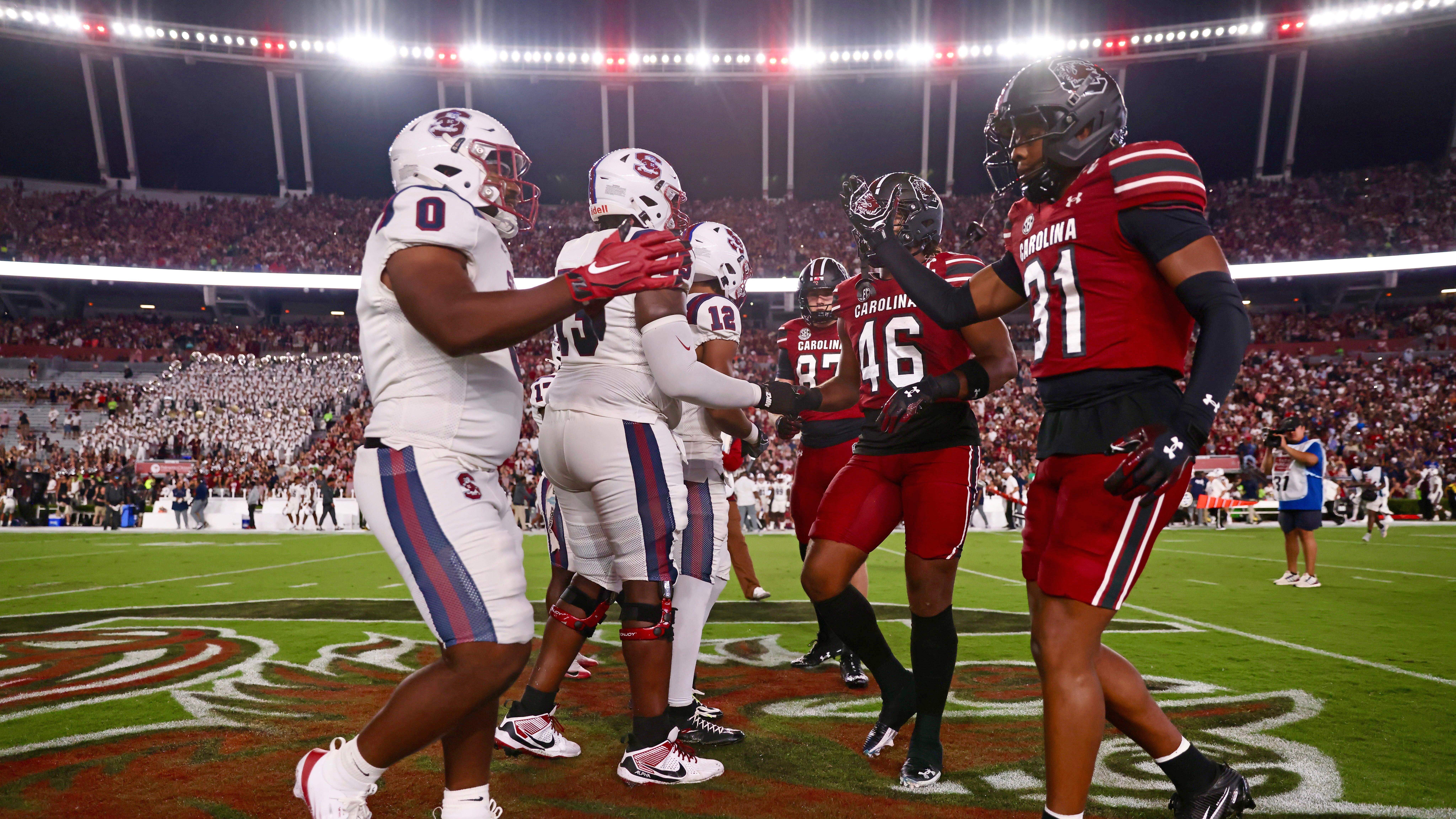 South Carolina Gamecocks Lead at Halftime Amid Weather Delay Concerns