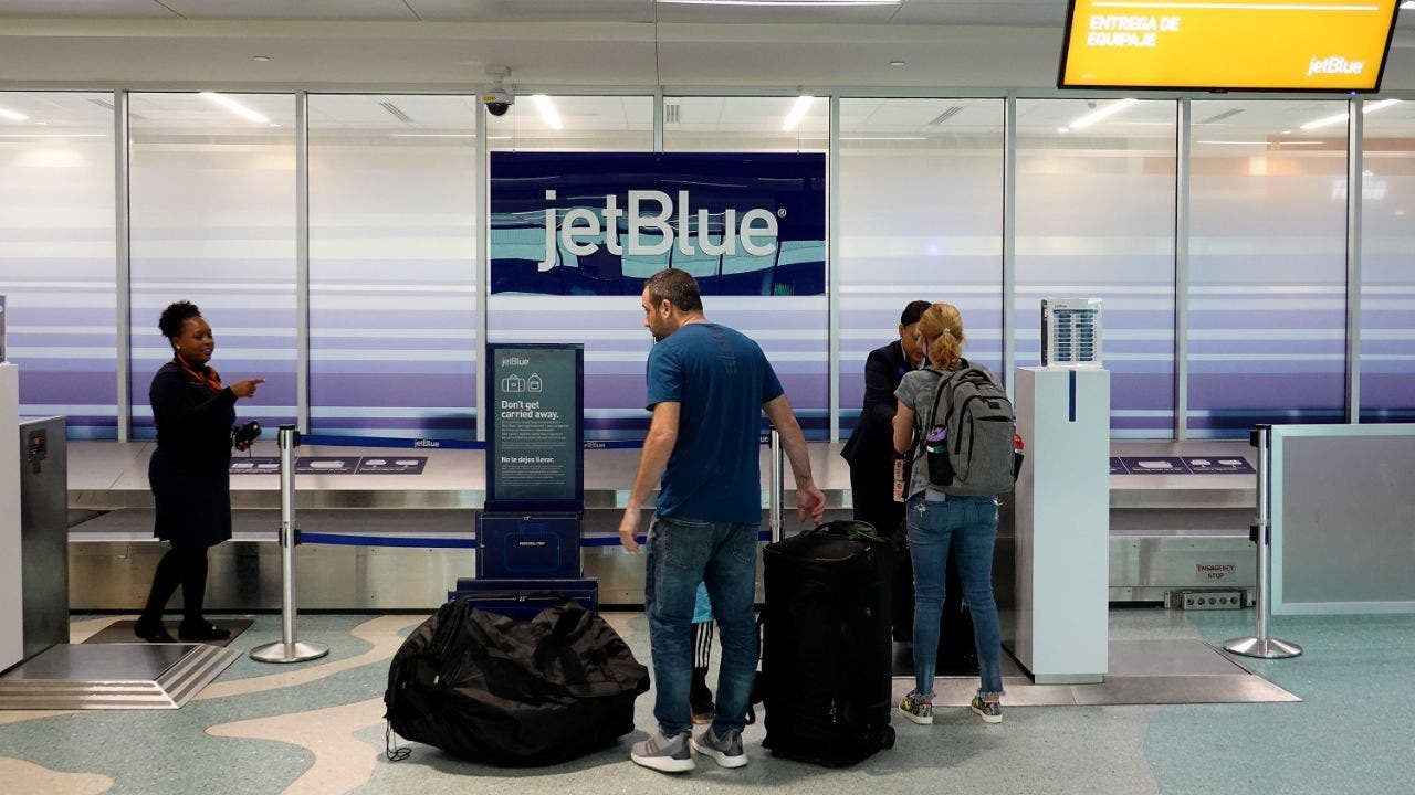 Featured image for "JetBlue Implements Dynamic Peak Pricing for Baggage Fees"
