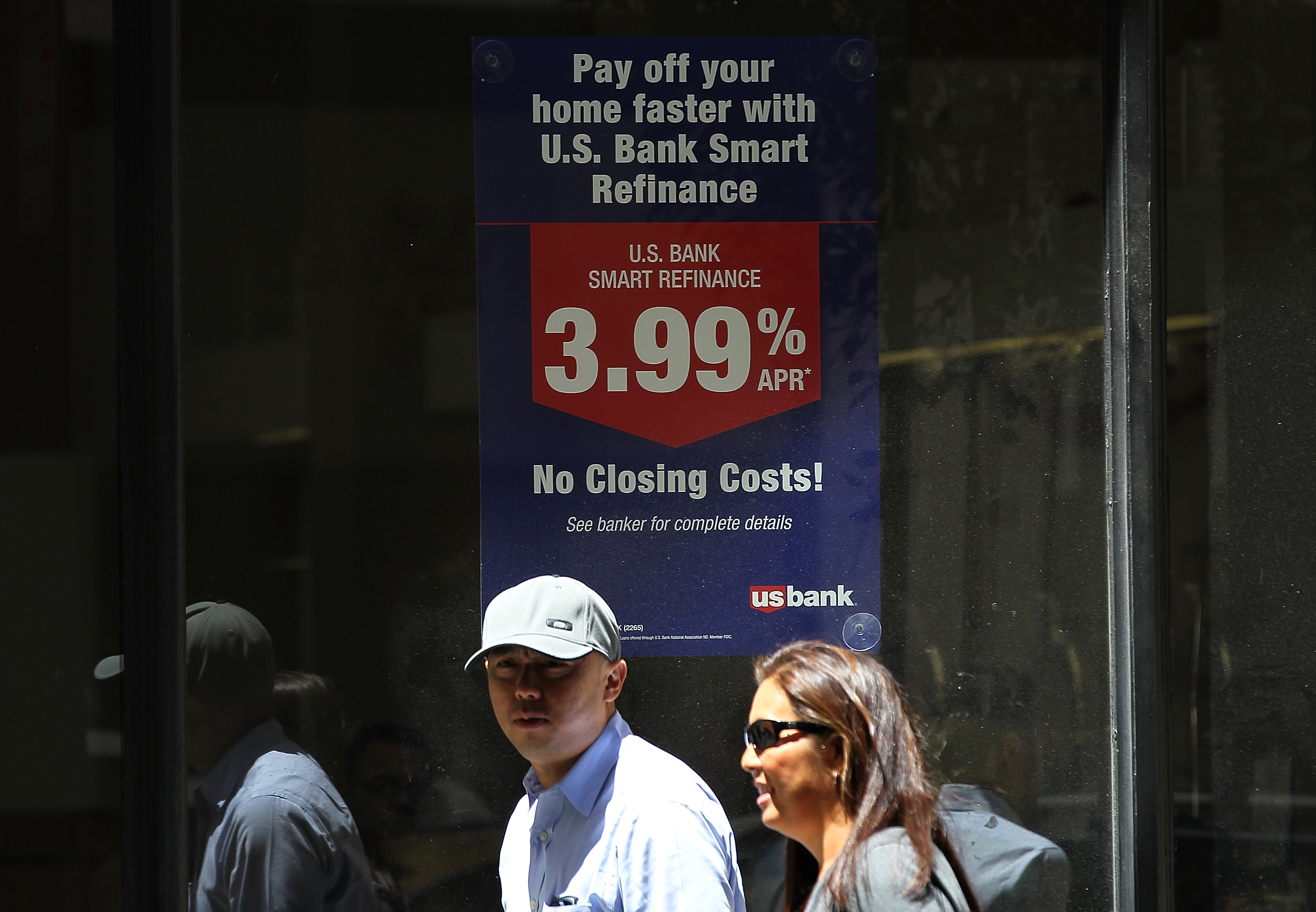 Mortgage Rates Fluctuate, Prompting Refinancing Rush