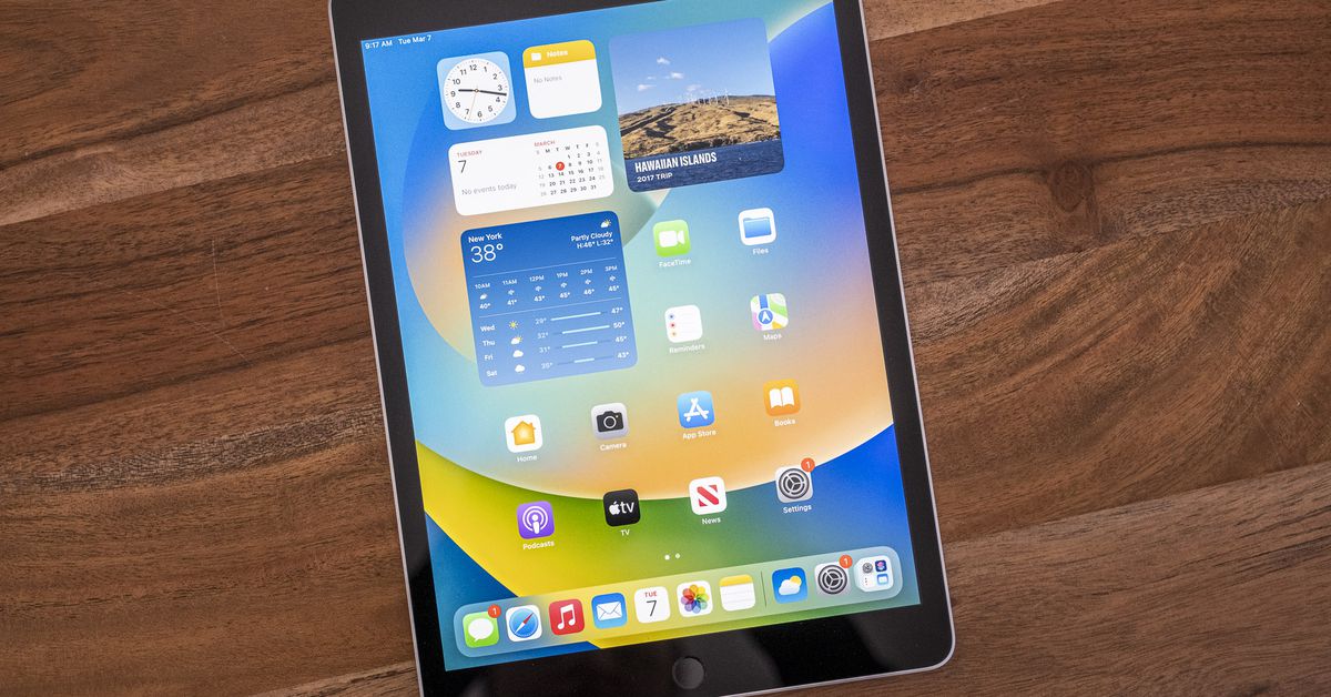 "Apple's 9th Gen iPad Hits All-Time Low of $229 in Epic Black Friday Deal"