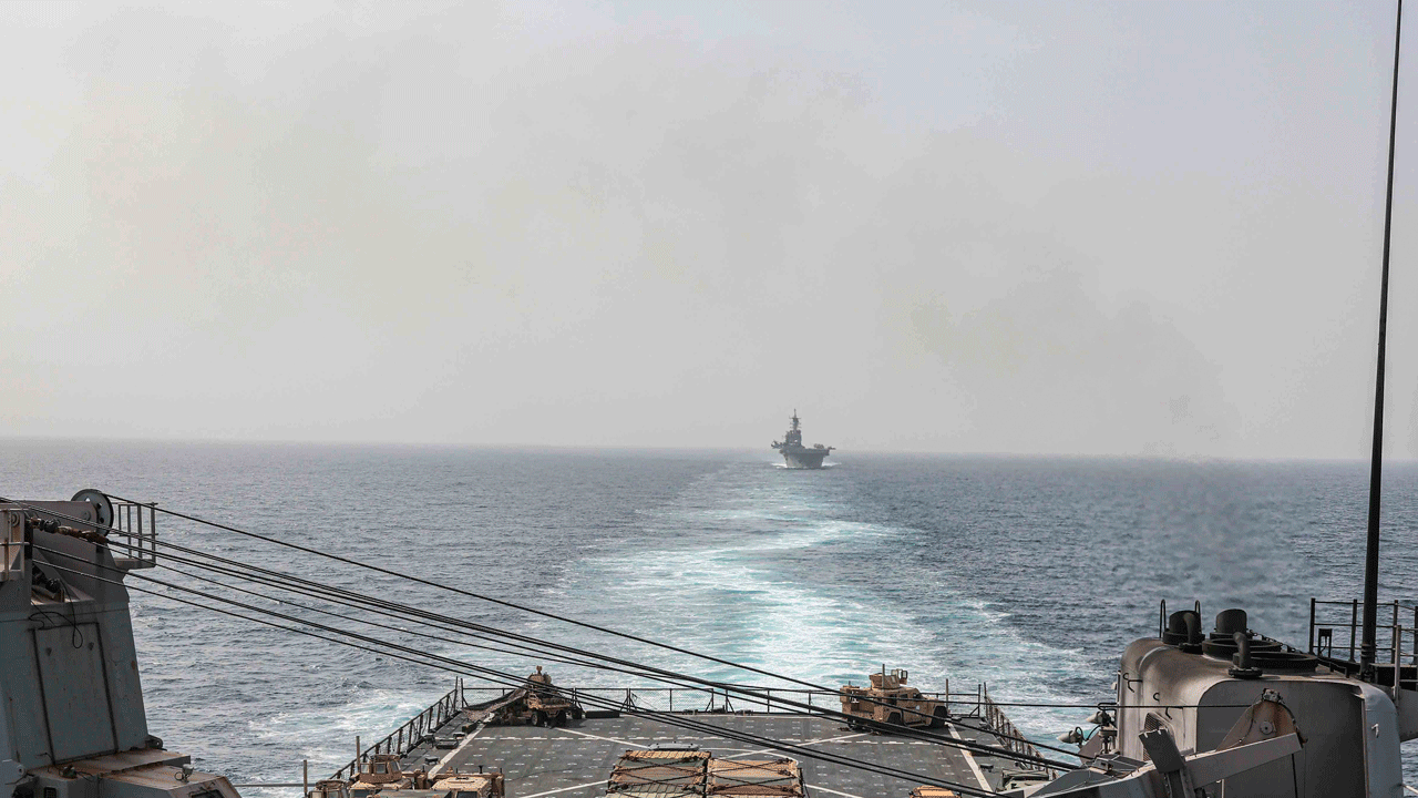 "US Launches 5 Airstrikes to Destroy Houthi Underwater Threats in Yemen"