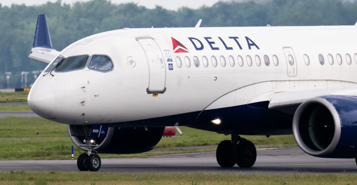 Featured image for Delta Denies Using AI for Personalized Flight Pricing