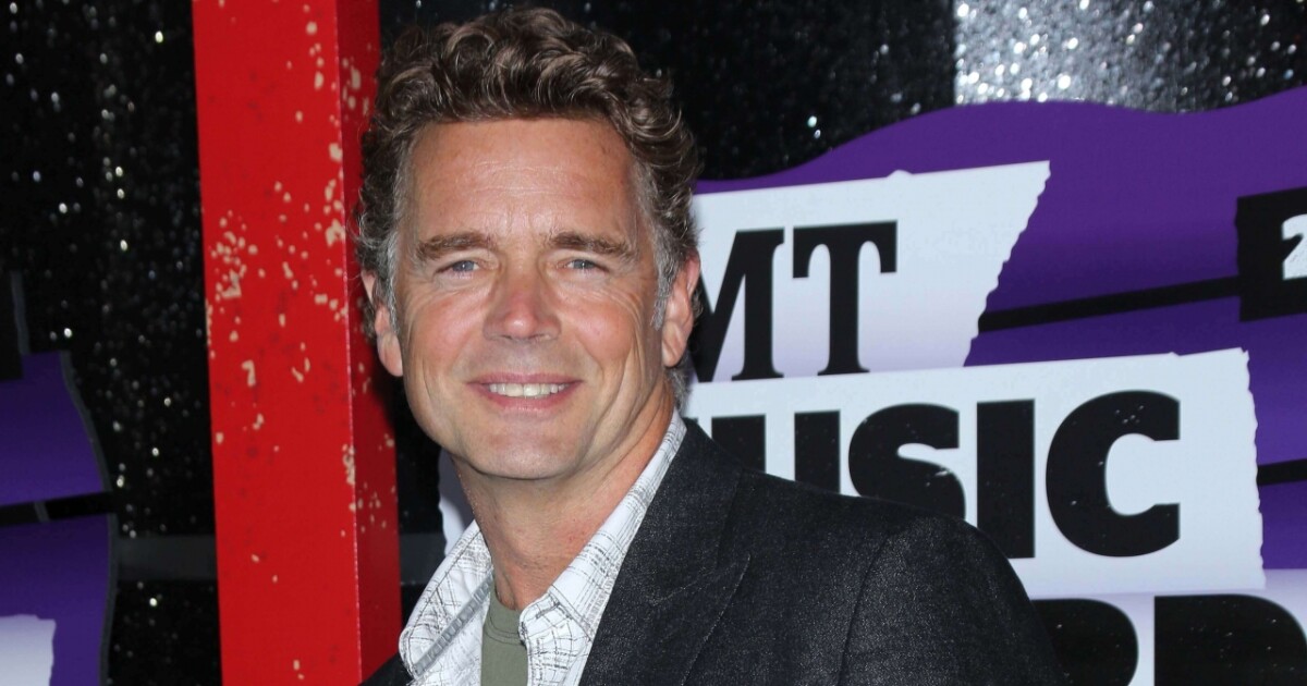 "Actor John Schneider Sparks Controversy with Call for President Biden's Execution"
