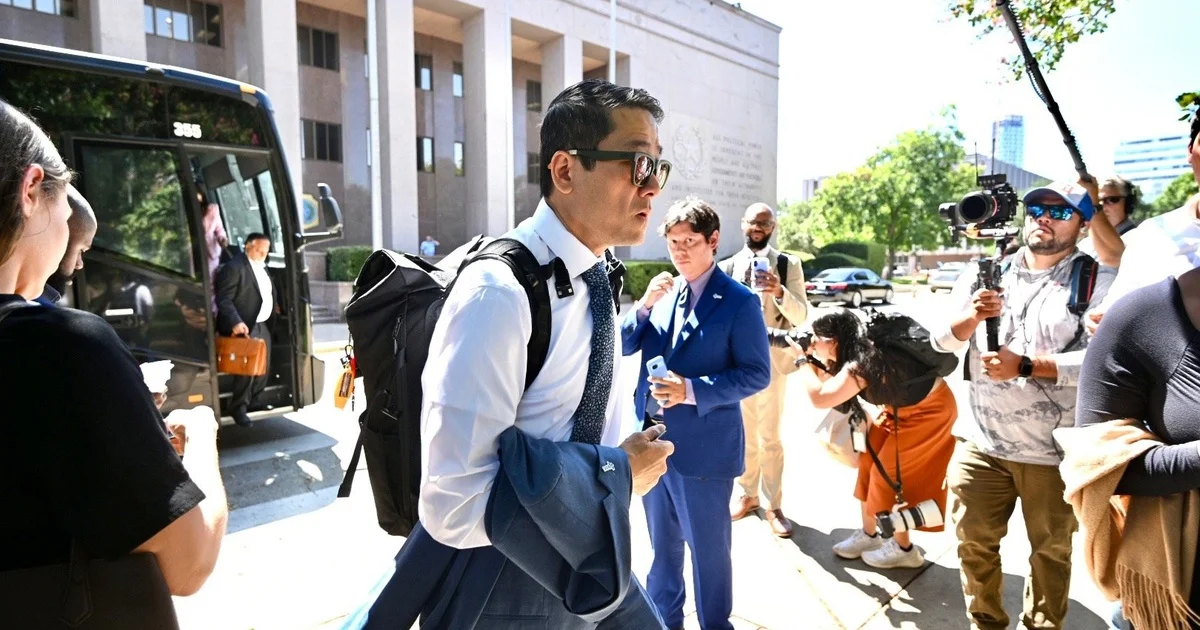 Featured image for Texas Democrats Return to Capitol, Ending Redistricting Standoff