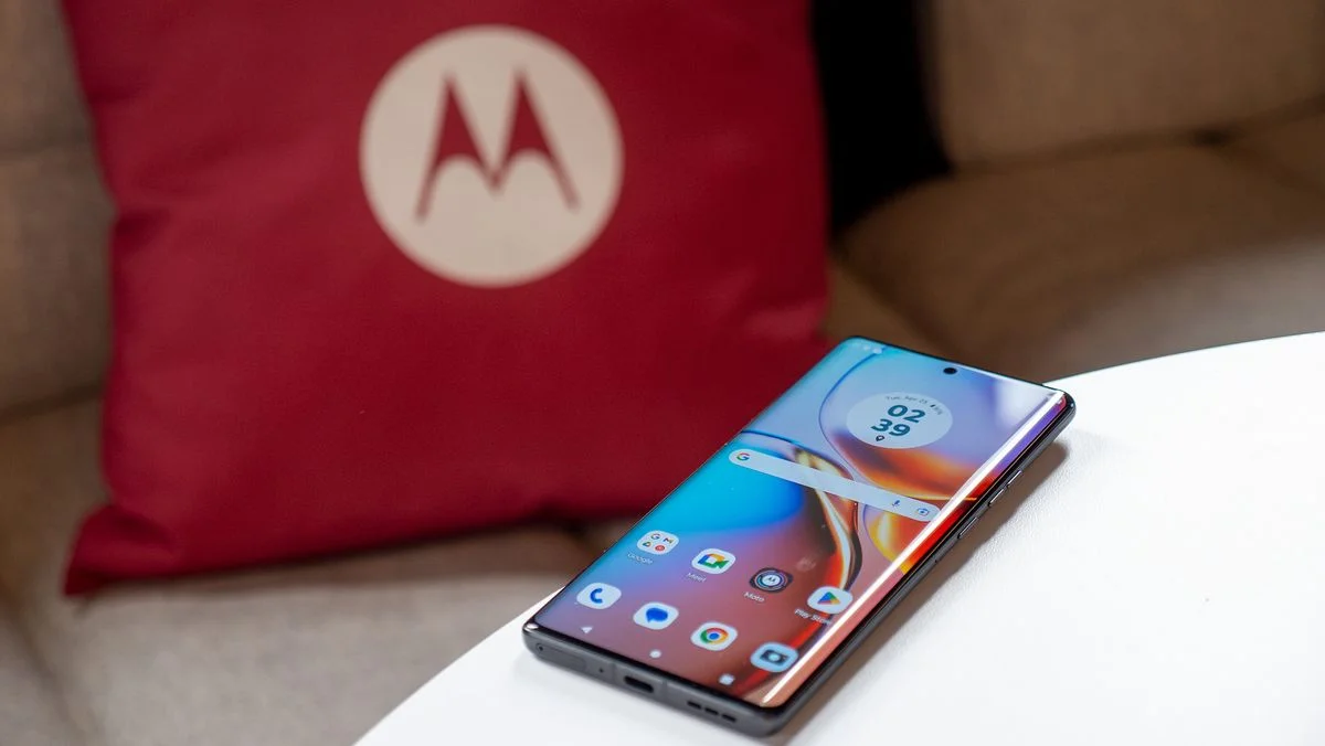 "Prime Day 2023: Unbeatable Phone Deals from Motorola, Samsung, and Google"