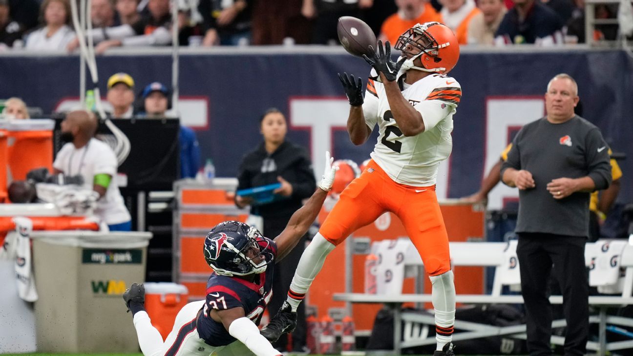 "Amari Cooper Set for Comeback Clash Against Texans"