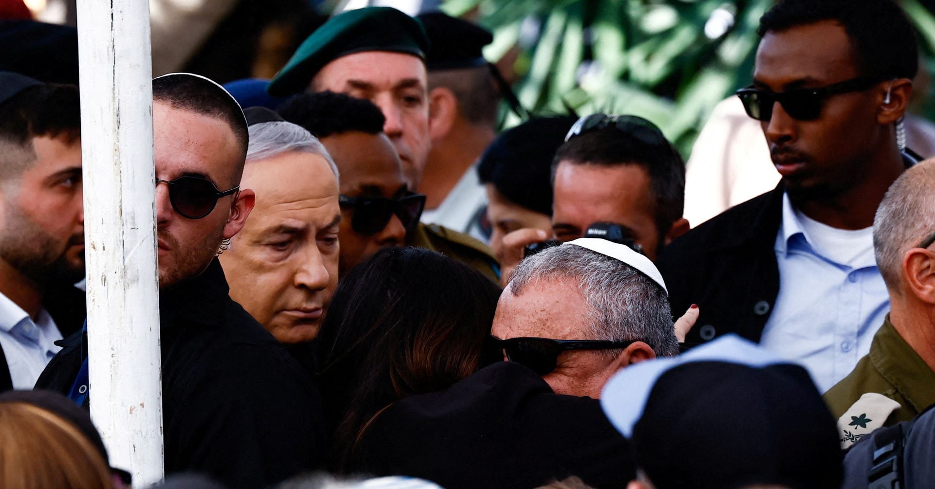 "Israeli Political Debate Intensifies Amid Gaza War and Hostage Dilemma"