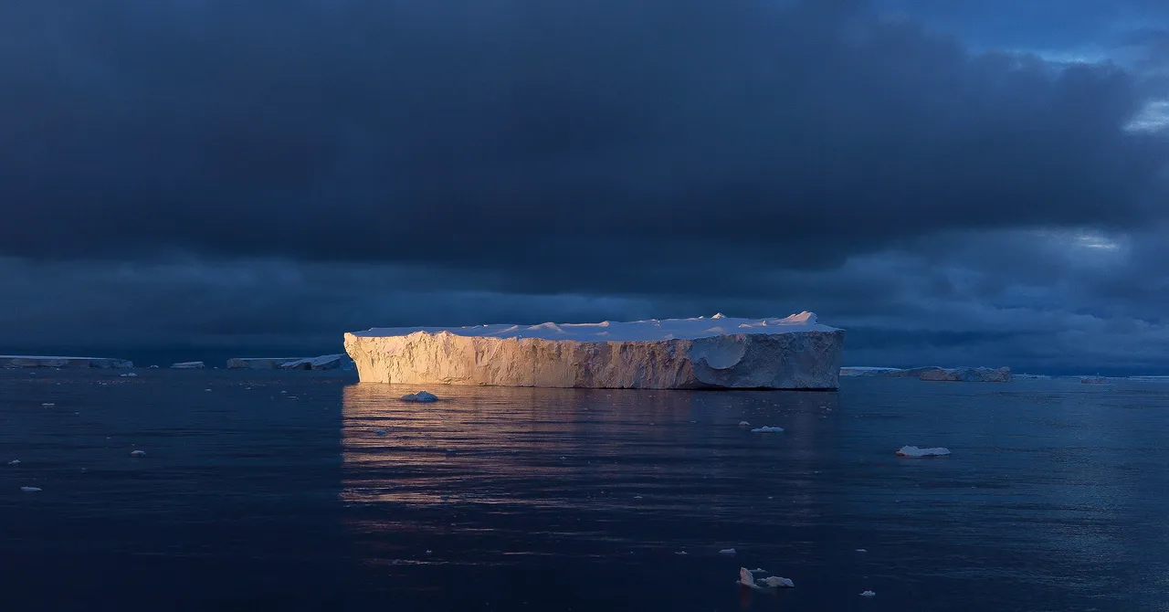 Featured image for Doomsday Glacier Faces Irreversible Collapse and Internal Threats