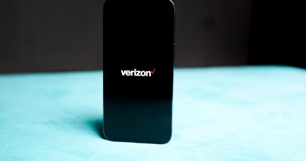 Featured image for Test Drive Verizon's 5G Network for Free on Any Unlocked Phone for 30 Days.