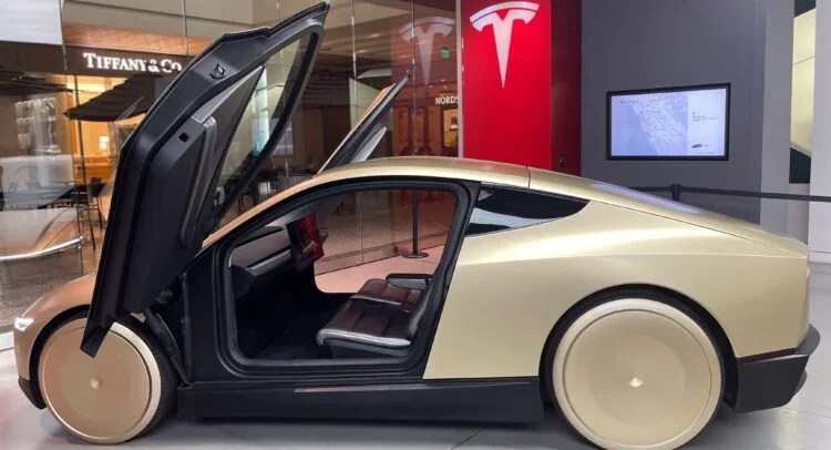 Tesla Eyes April 2026 Start for Cybercab Production