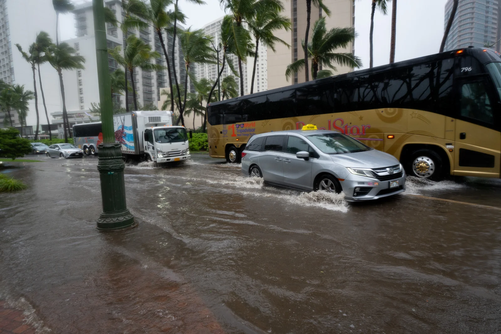 Hawaiʻi’s Rain Record Run: Kona Lows Drench the Islands in Historic Downpours