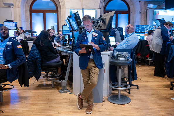 "SP500: Mixed Market End as Yields Surge, All Eyes on Netflix"