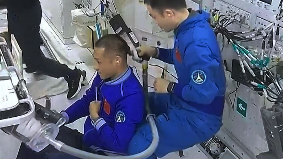 Featured image for Astronauts in Space: Haircuts at Tiangong Space Station (Video)