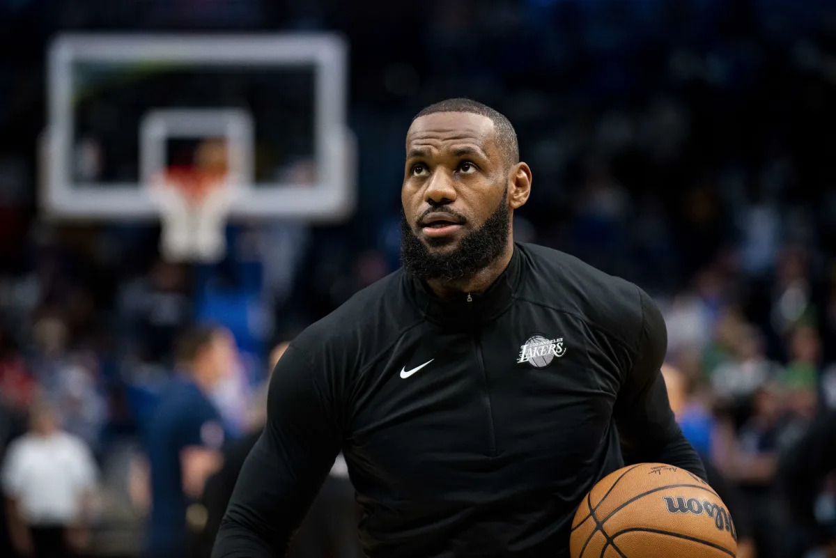 NBA Stars LeBron James and Rajon Rondo Coach Youth Team at Peach Jam